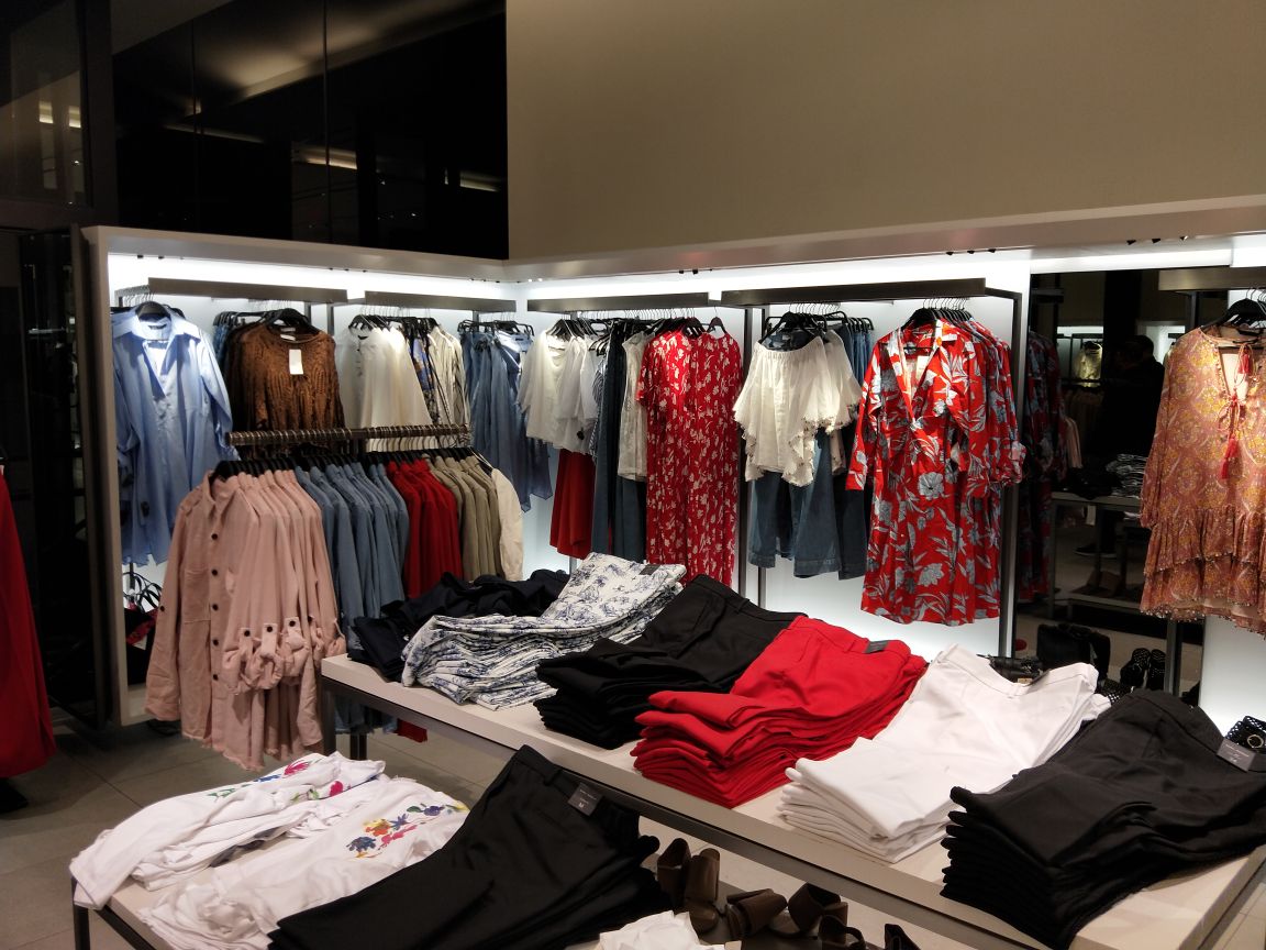 RFID技術引領服裝門店變革 智能盤點與自助收銀重塑顧客購物體驗